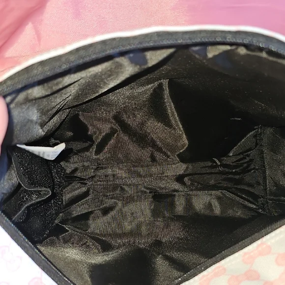 Hello Kitty Pink Patterned Crossbody Bag - Picture 10 of 10
